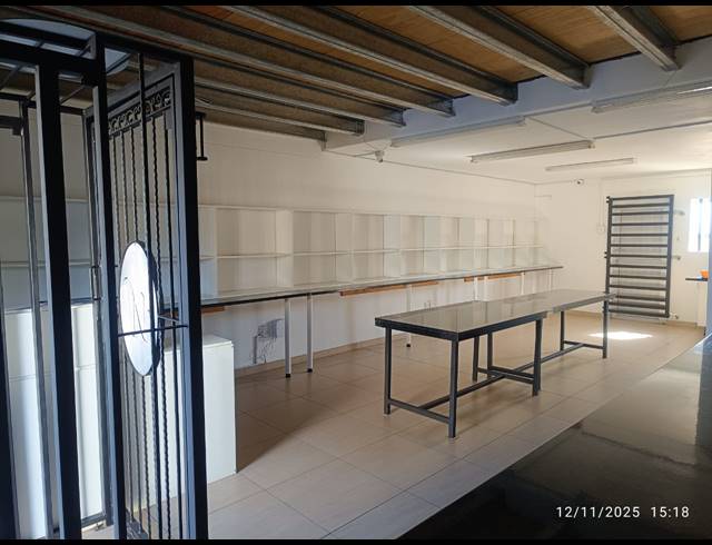 96M² BUSINESS CENTRE TO LET IN BALLITO DISTRICT